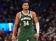 AYX-莱万多夫斯基爆冷击败MAD，出色防守引爆全场！的简单介绍