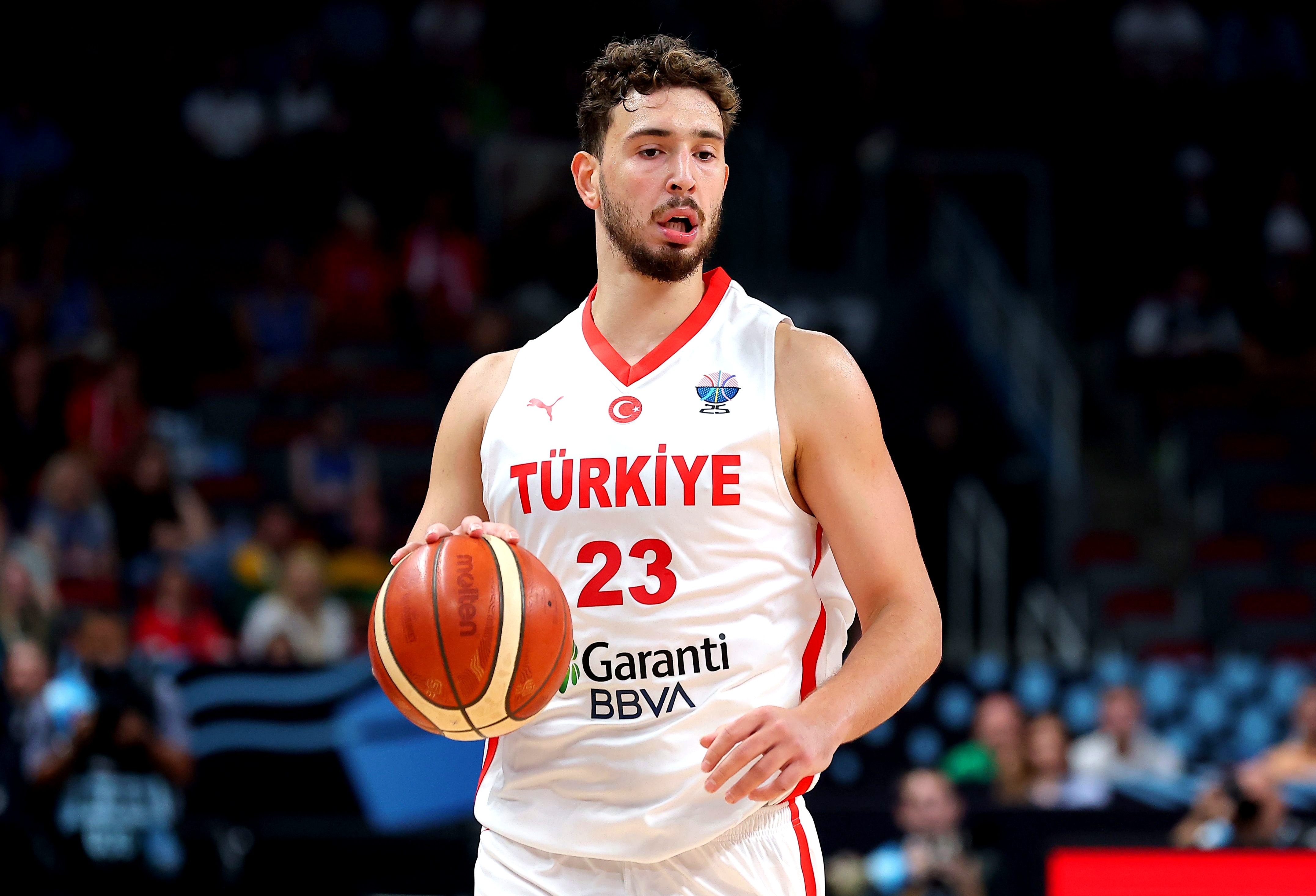 包含赛地聚焦——NBA常规赛赛后热度飙升，萨克拉门托国王篮板制胜，球迷炸锅，球队文化再被提及的词条